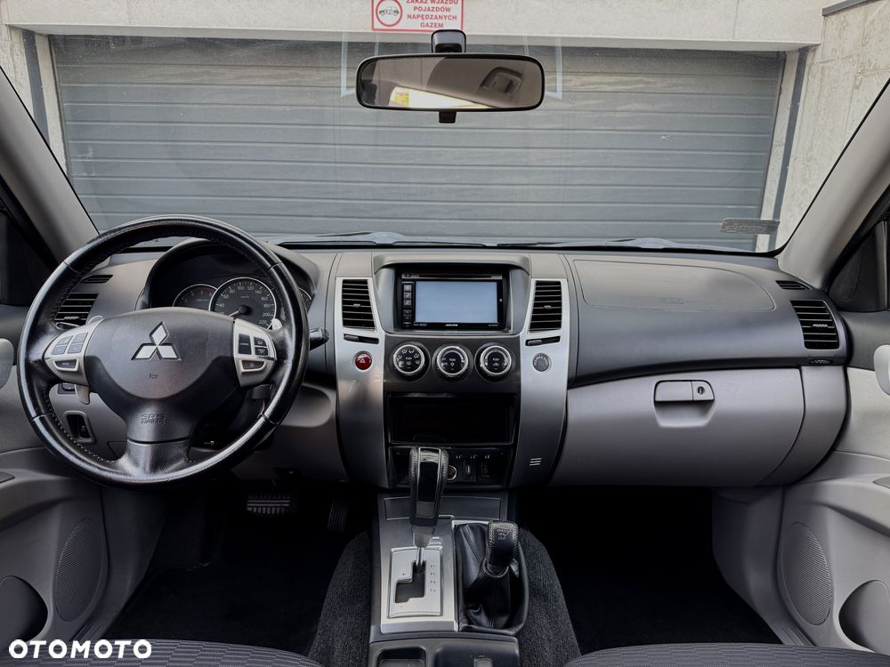 Mitsubishi Pajero Sport 2.5 DID Intense + - 5