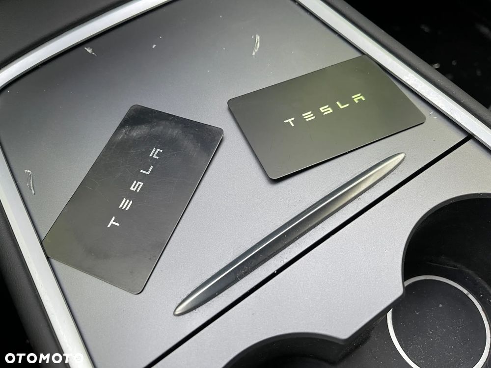 Tesla Y Long Range Dual Motor AWD - 18