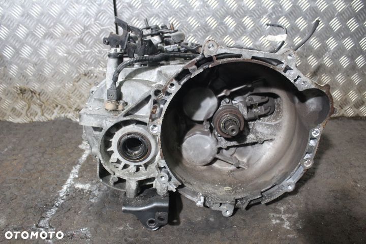 SKRZYNIA BIEGÓW  HYUNDAI IX35 2.0CRDI - 1