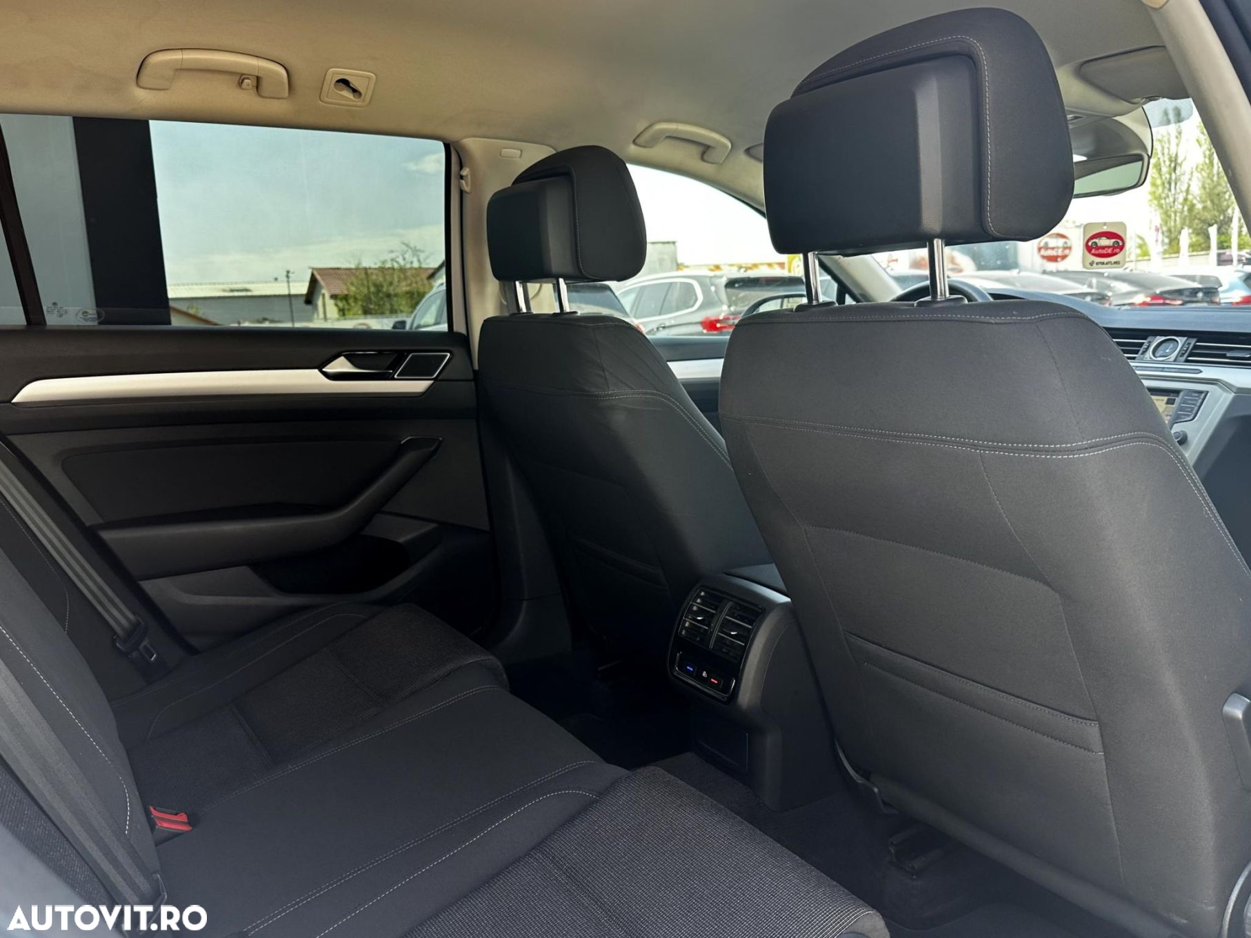 Volkswagen Passat - 20