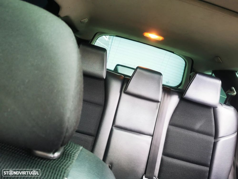 Peugeot 207 SW 1.6 HDi Outdoor FAP - 23