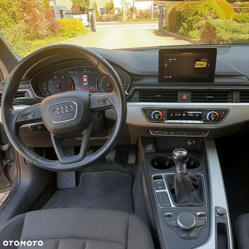 Audi A4 2.0 TDI Design - 6