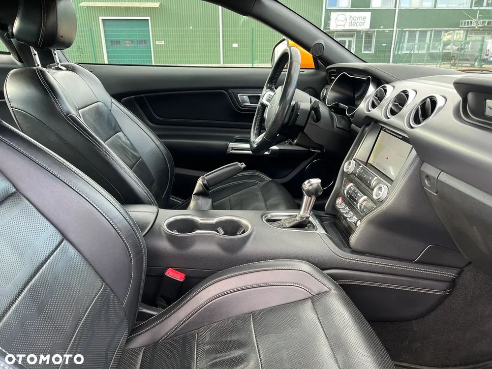 Ford Mustang 5.0 V8 GT - 24