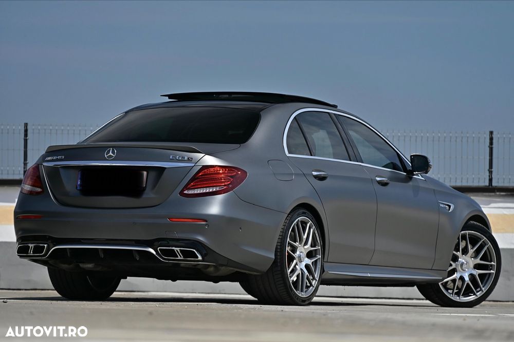 Mercedes-Benz E - 7
