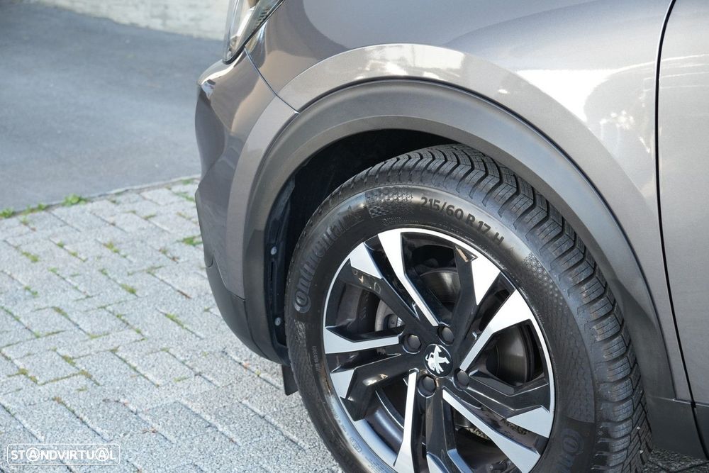 Peugeot 2008 1.2 PureTech Allure Pack - 32