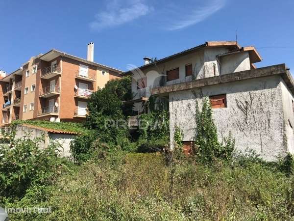 Moradia T4 com Terreno no Centro da Vila de Albergaria-a-Velha, Aveiro - Grande imagem: 2/6