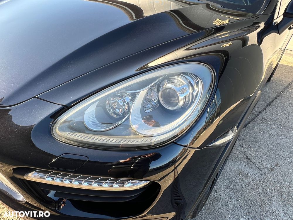 Porsche Cayenne Turbo V8 4.8L Aut. - 10