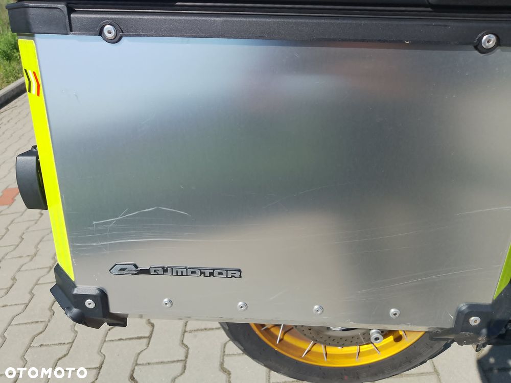 QJMOTOR SRT 800SX - 9