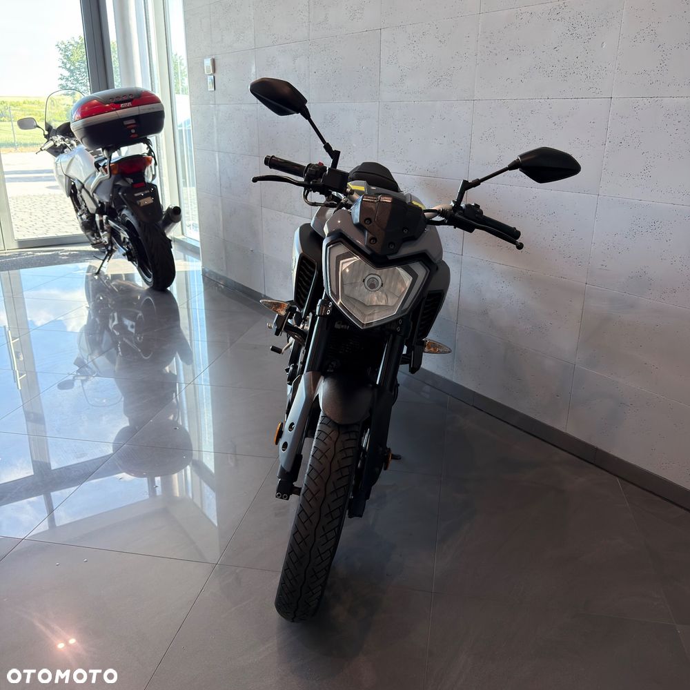 Yamaha MT - 4