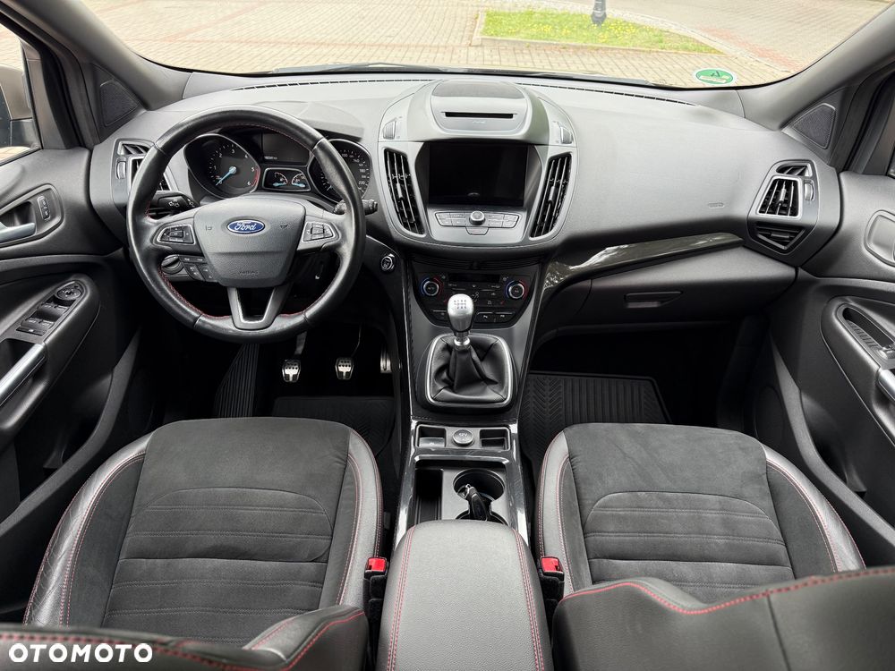 Ford Kuga 2.0 TDCi 4x4 ST-Line - 13