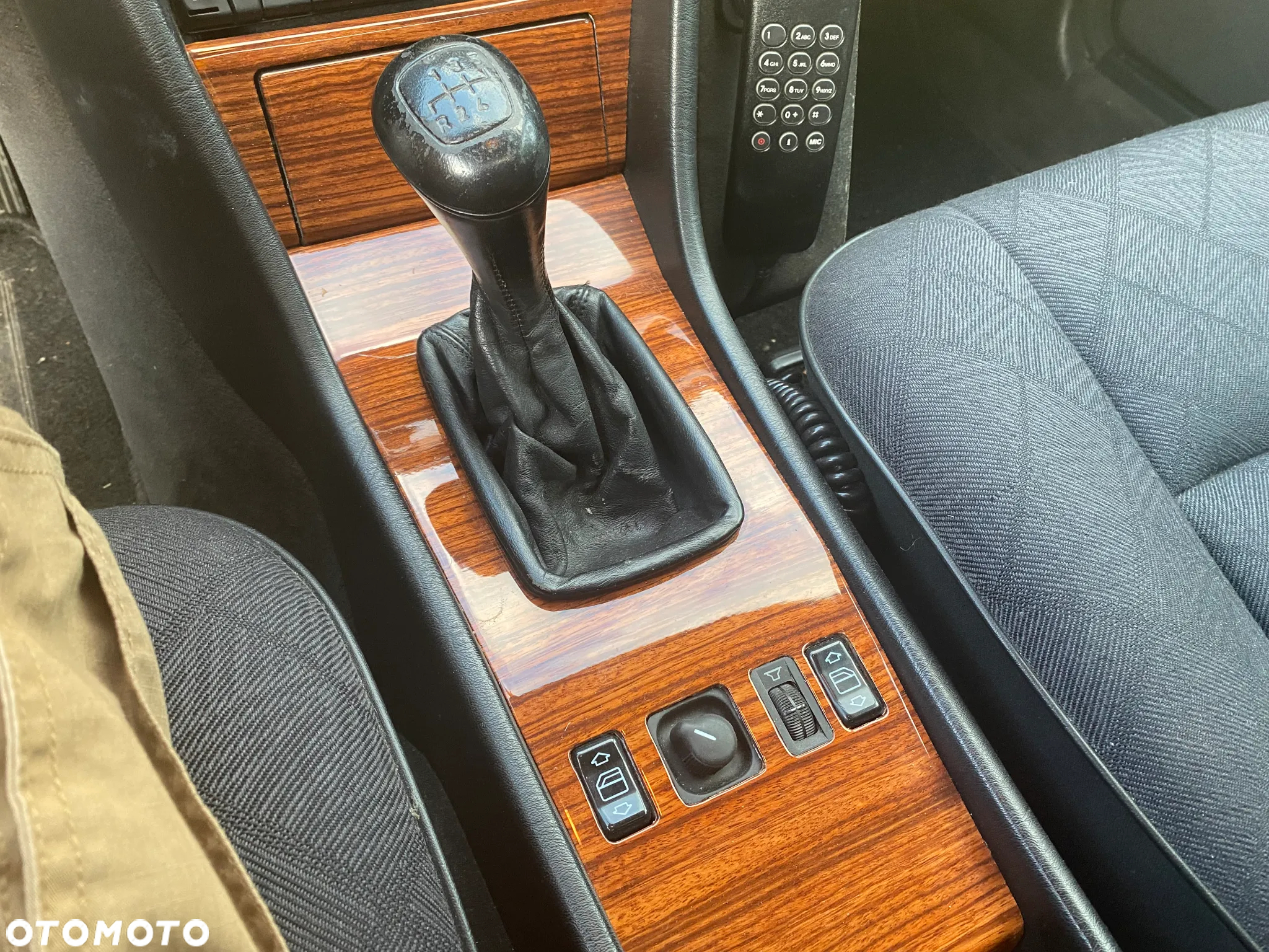 Mercedes-Benz Klasa E 300 D - 37
