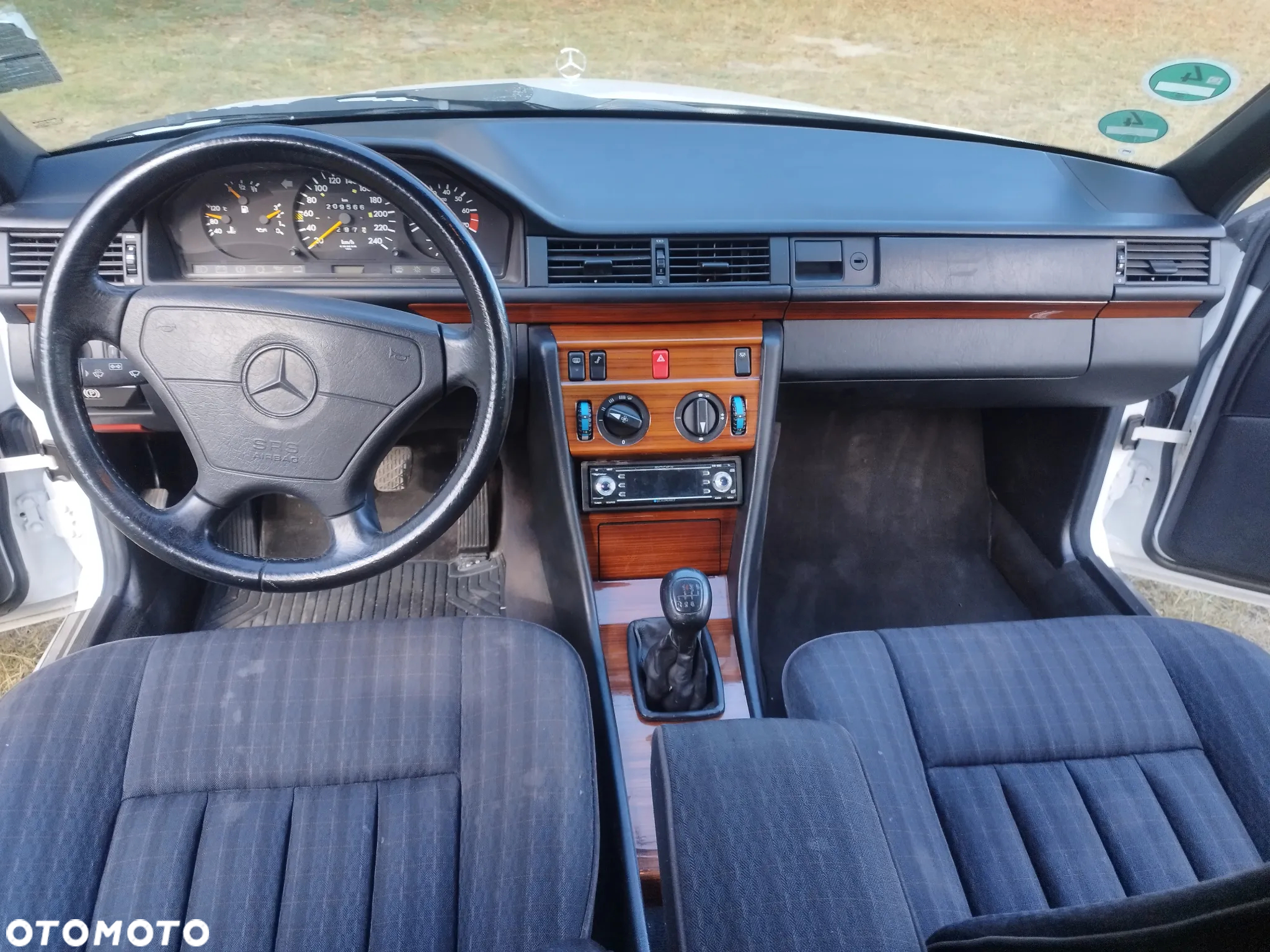 Mercedes-Benz W124 (1984-1993) - 17