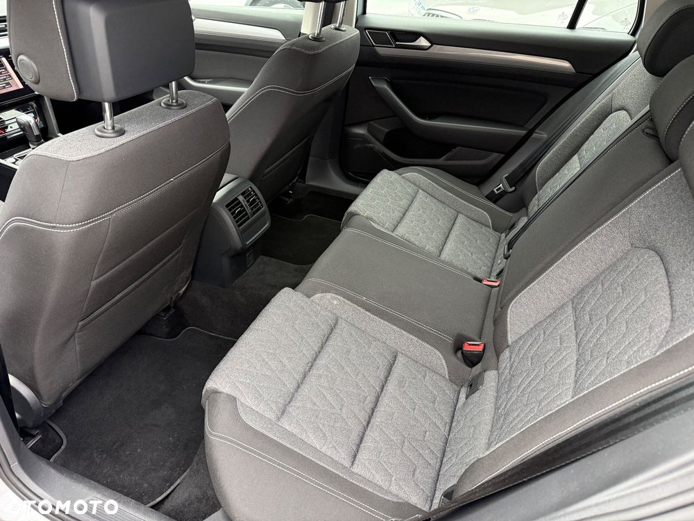 Volkswagen Passat Variant 2.0 TDI Business DSG - 25
