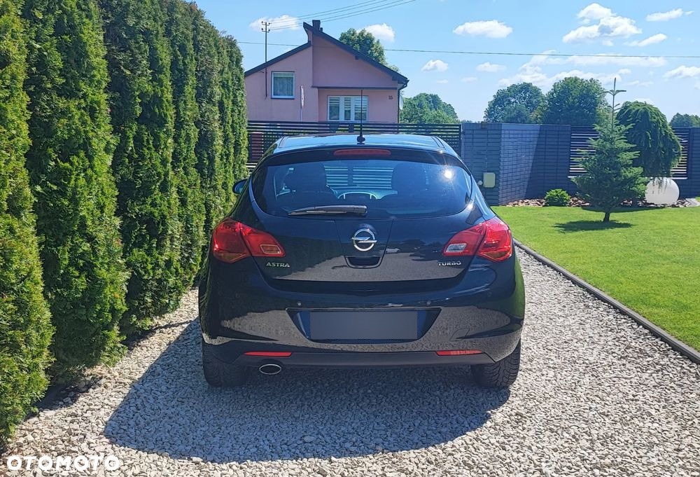 Opel Astra 1.4 Turbo 150 Jahre - 12