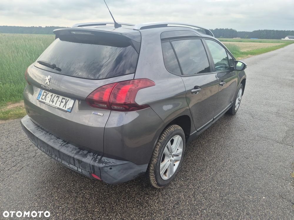 Peugeot 2008 1.2 Pure Tech Style - 4