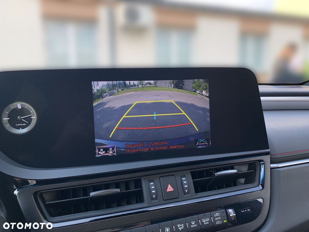 Lexus ES 300h F Sport Edition - 20