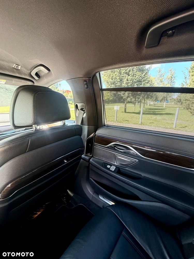 BMW Seria 7 730d - 24