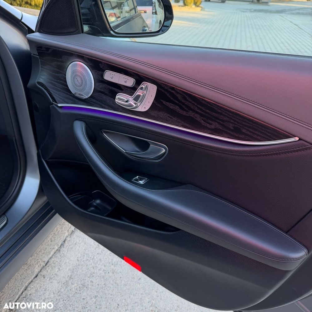 Mercedes-Benz E 300 de 9G-TRONIC - 12