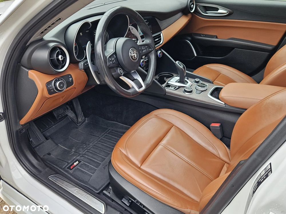 Alfa Romeo Giulia 2.0 Turbo Veloce TI Q4 - 23