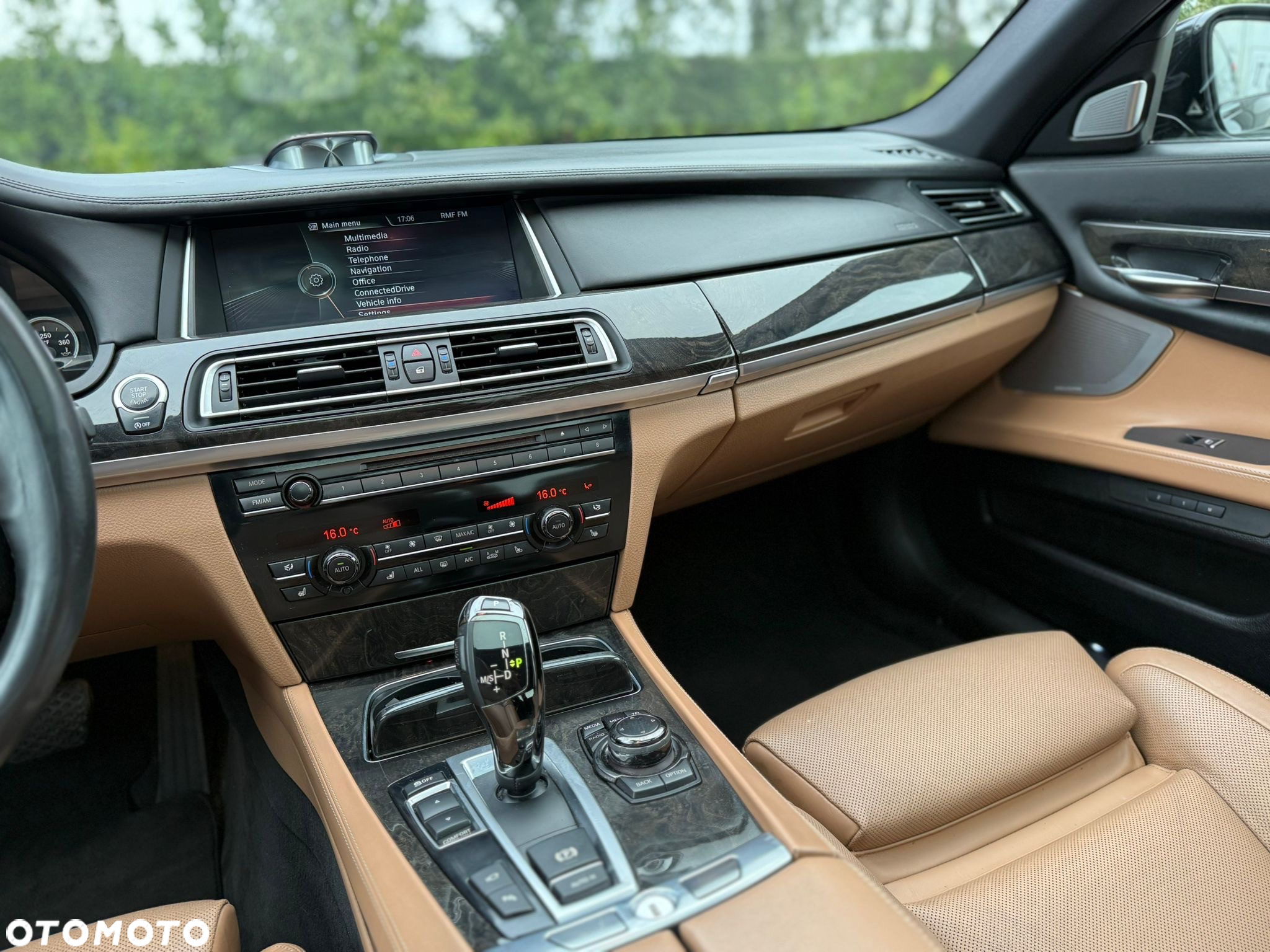 BMW Seria 7 750Li - 15