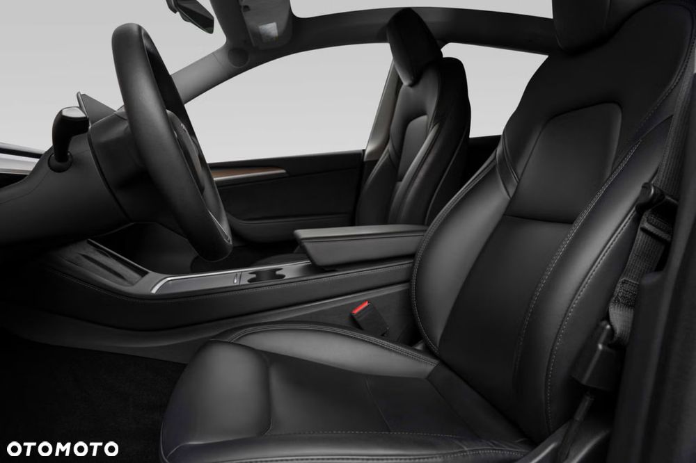 Tesla Model Y Performance Dual Motor AWD - 19