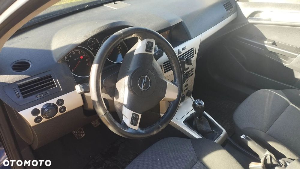 Opel Astra 1.6 Enjoy - 11