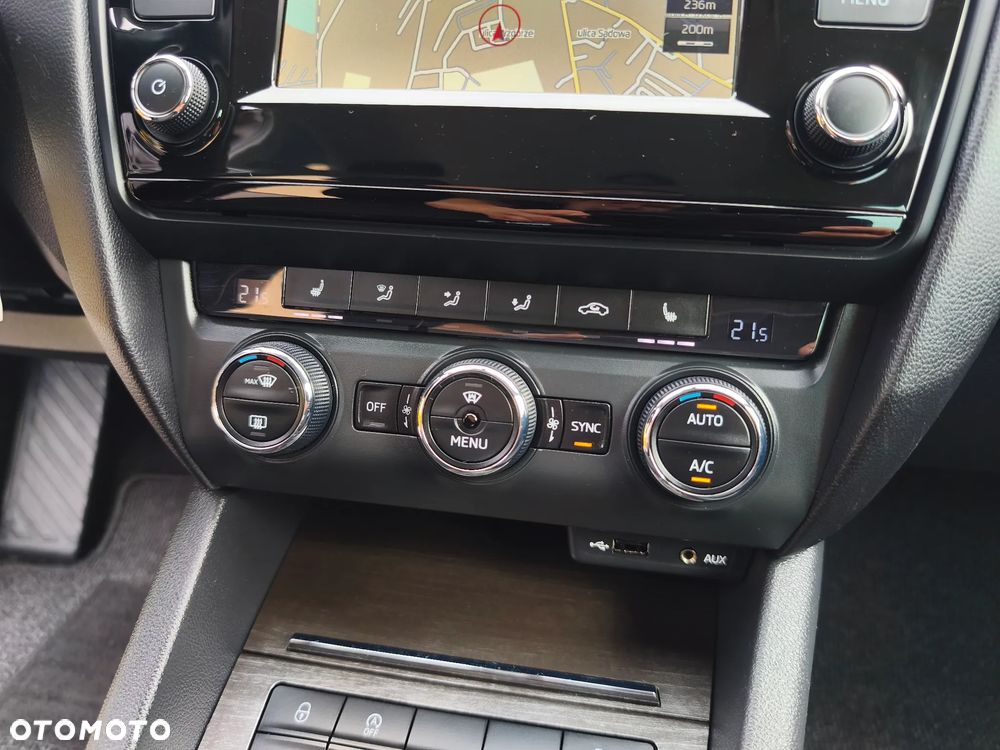 Skoda Octavia 2.0 TDI 4x4 DSG Scout - 32