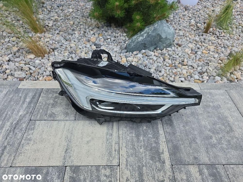 VOLVO XC60 II 2 Lampa prawa przód Full Led System 32133549 2017-2021 Chrom - 2