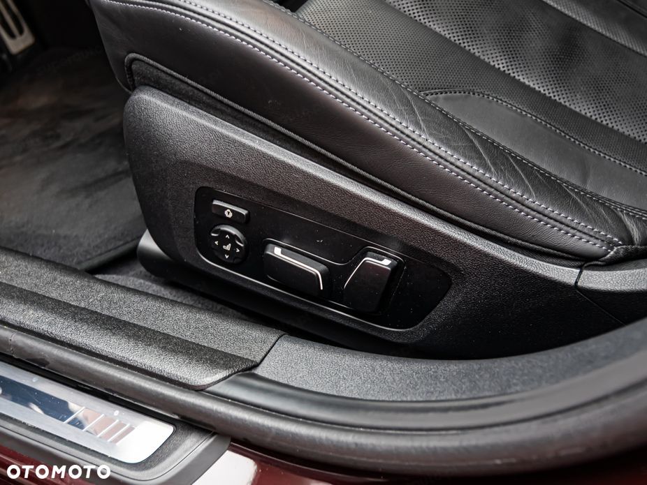 BMW M3 Competition xDrive sport - 25