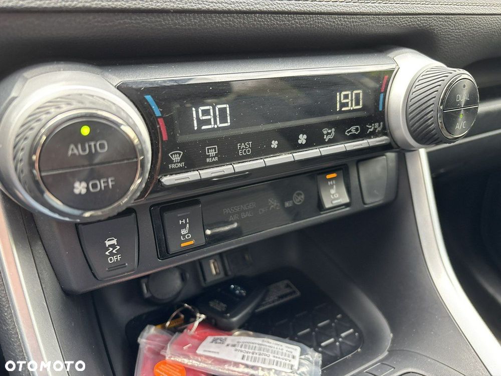 Toyota RAV4 2.5 Hybrid Black Edition by JBL 4x4 - 23