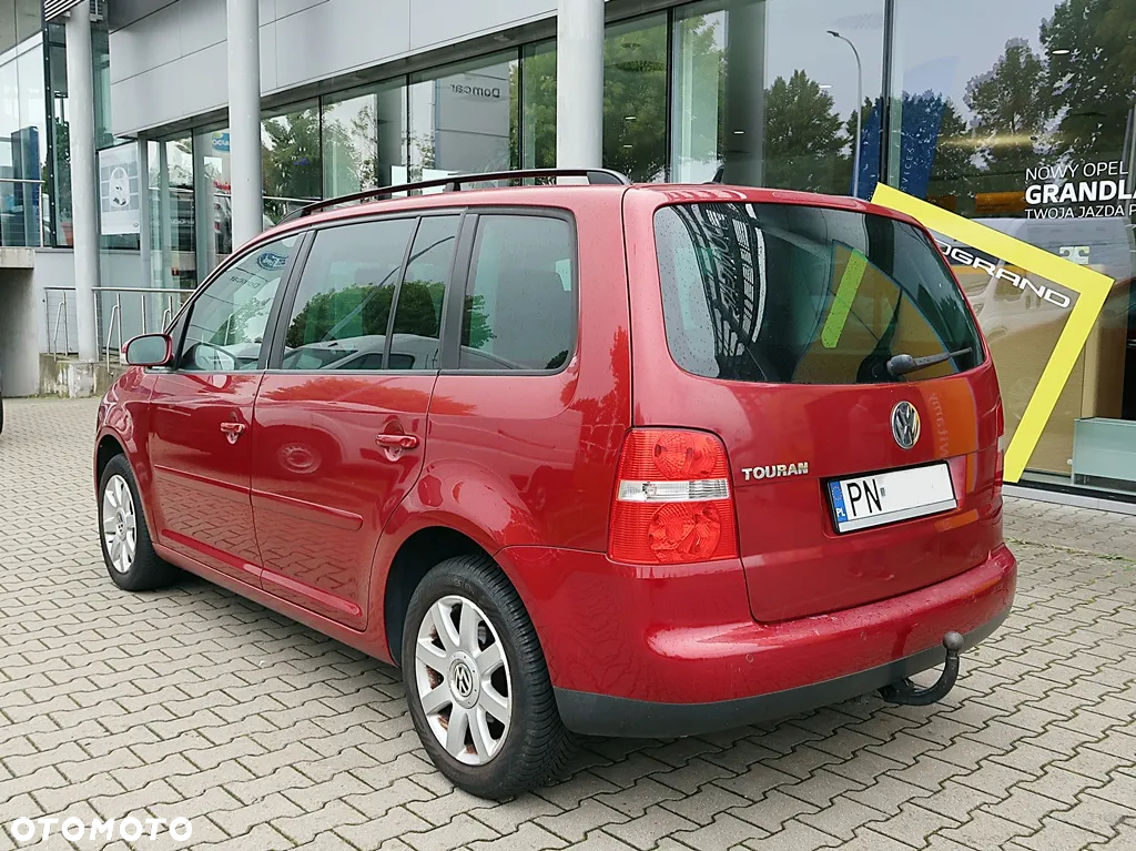 Volkswagen Touran 2.0 FSI Trendline - 3