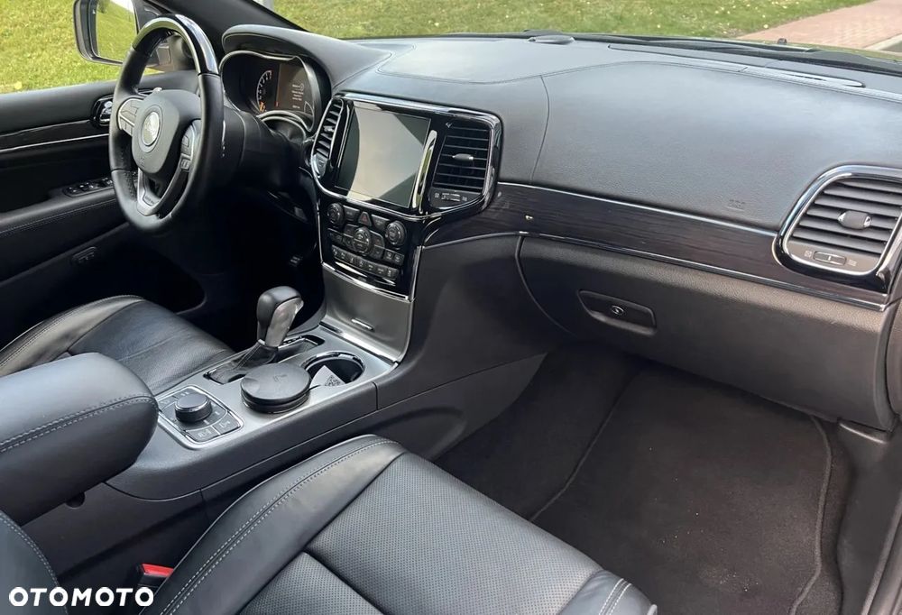 Jeep Grand Cherokee - 13