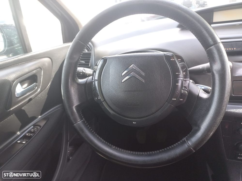 Citroën C4 1.6 HDi 110 VTS - 14