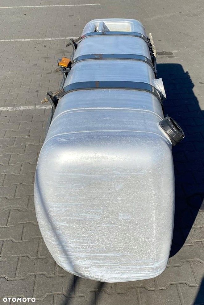 KOMPLETNY ZBIORNIK PALIWA MERCEDES ACTROS ANTOS AROCS 660L A 960 470 35 01 - 6