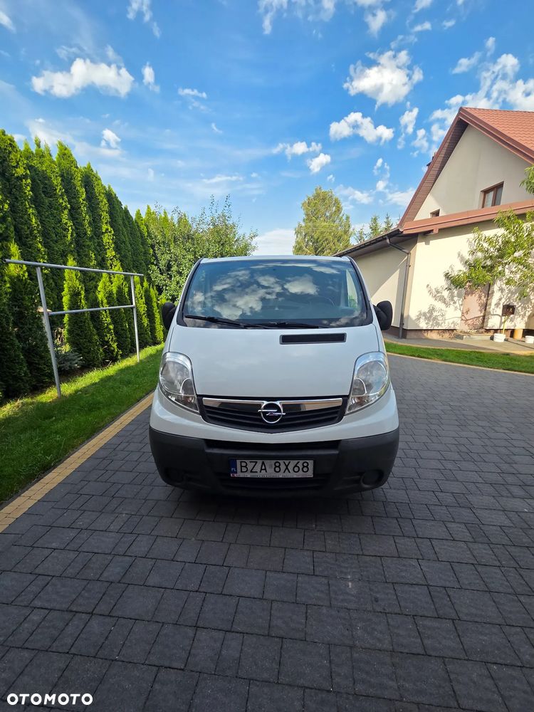 Opel Vivaro - 1