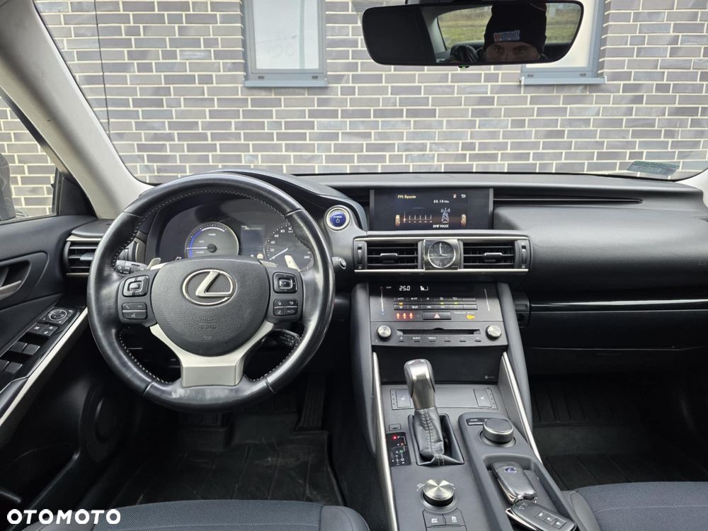 Lexus IS 300h F Sport EU6 - 27