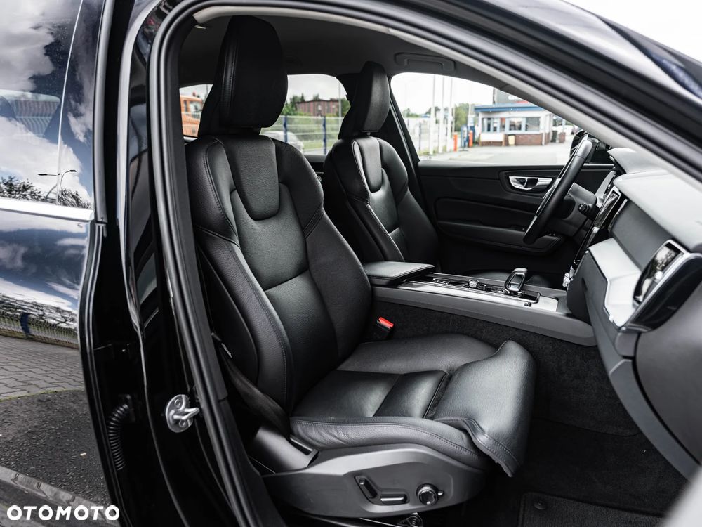 Volvo XC 60 B4 D Plus Bright - 26