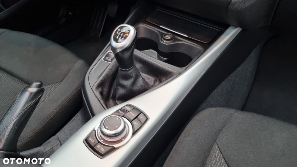 BMW Seria 1 114d Sport Line - 16
