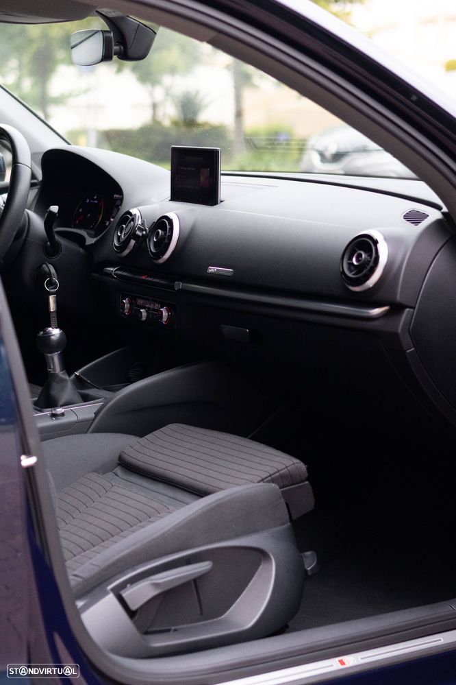 Audi A3 Limousine 1.6 TDI S-line - 19