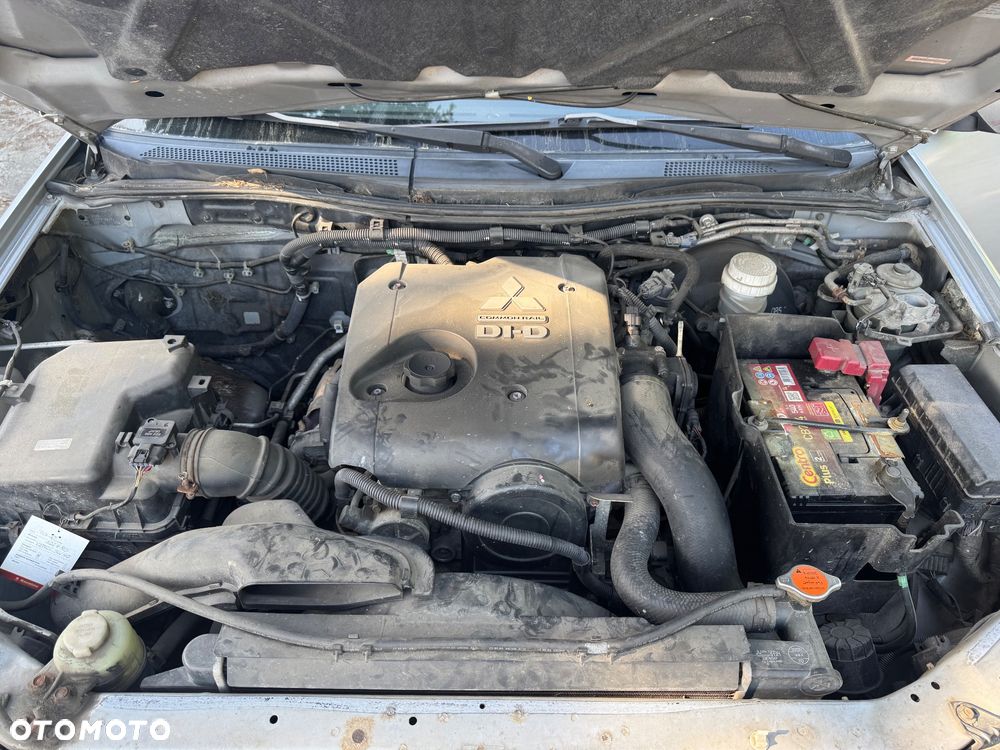 Mitsubishi L200 2.5 DID Intense + - 32