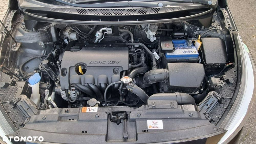 Kia Ceed - 10
