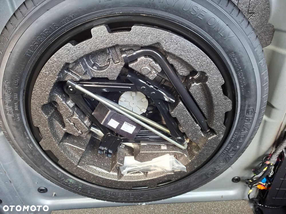 Volvo XC 40 D4 AWD Geartronic Momentum - 30