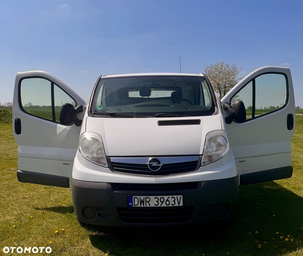 Opel Vivaro - 1
