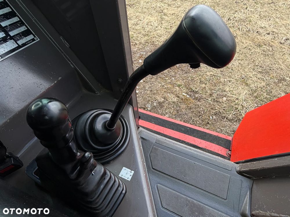 Manitou M30-4 T Wózek Widłowy 4X4 TERENOWY. 1910mtg. Maszyna Jak Nowa! Maszt Triplex WOLNY SKOK! 2016rok. z Norweskiego Gospodarstwa. Silnik PERKINS TURBO 90km. DEKRA Aktualna 2026rok! 3 tony Udzwig! Posuw wideł Hydrauliczny! Jazda REWERS+4 biegi. Ani deka luzów czy wycieków! Zadbana Maszyna! Okazja. Podzespoły jak Nowe tłoczyska suche! 5,5 wys. Podnoszenia - 23