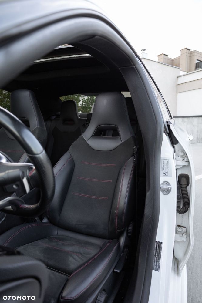 Mercedes-Benz CLA 200 AMG Line 7G-DCT - 7