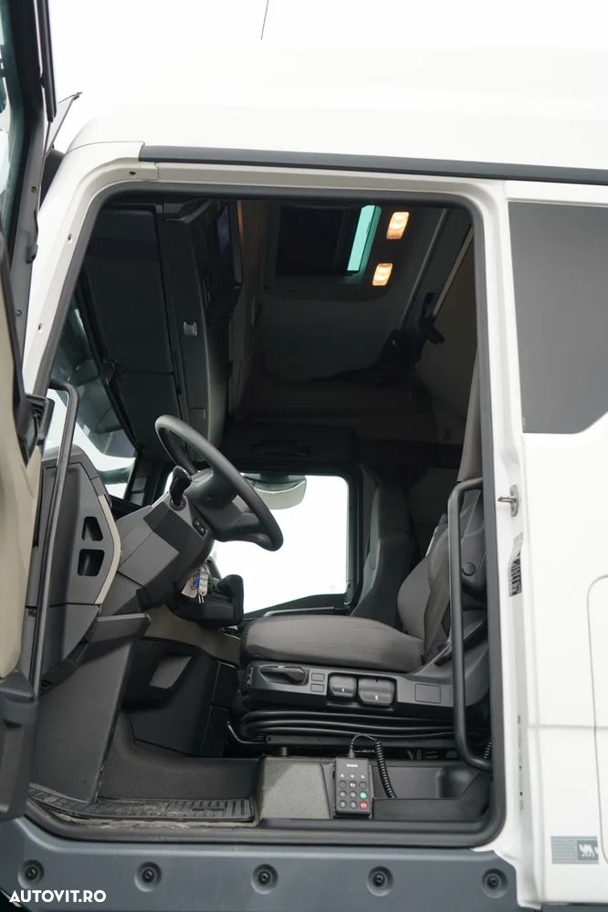 MAN TGX 26.520 / 6x2 / 9.3 M CORTINĂ / ACOPERIȘ RIDICABIL / AXĂ RIDICABILĂ / DIRECȚIE / NOU - 25