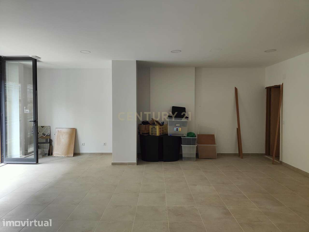 Espaço Comercial Renovado para Arrendamento na Ameixoeira - Grande imagem: 5/19