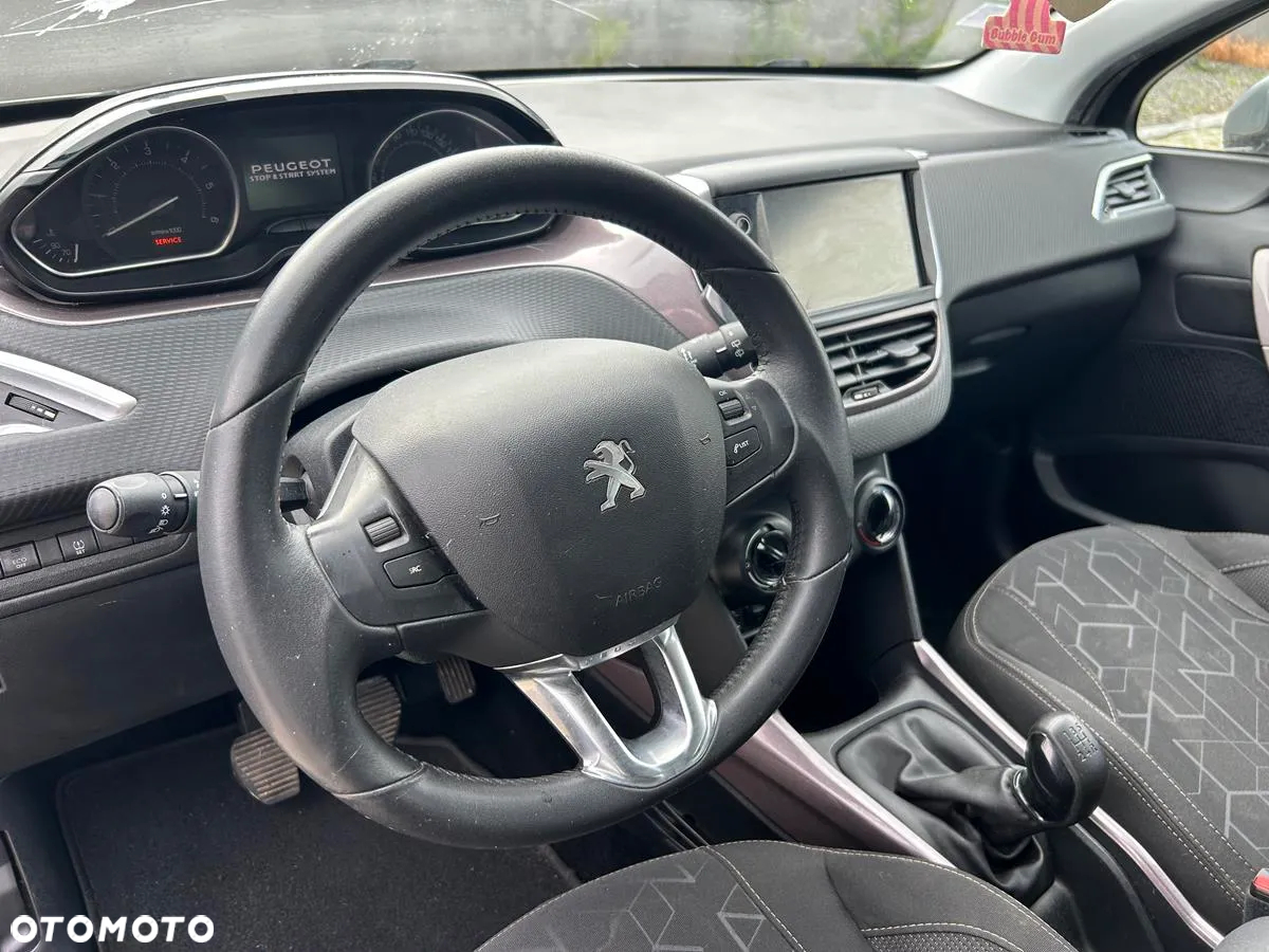 Peugeot 2008 1.6 e-HDi Allure S&S - 11