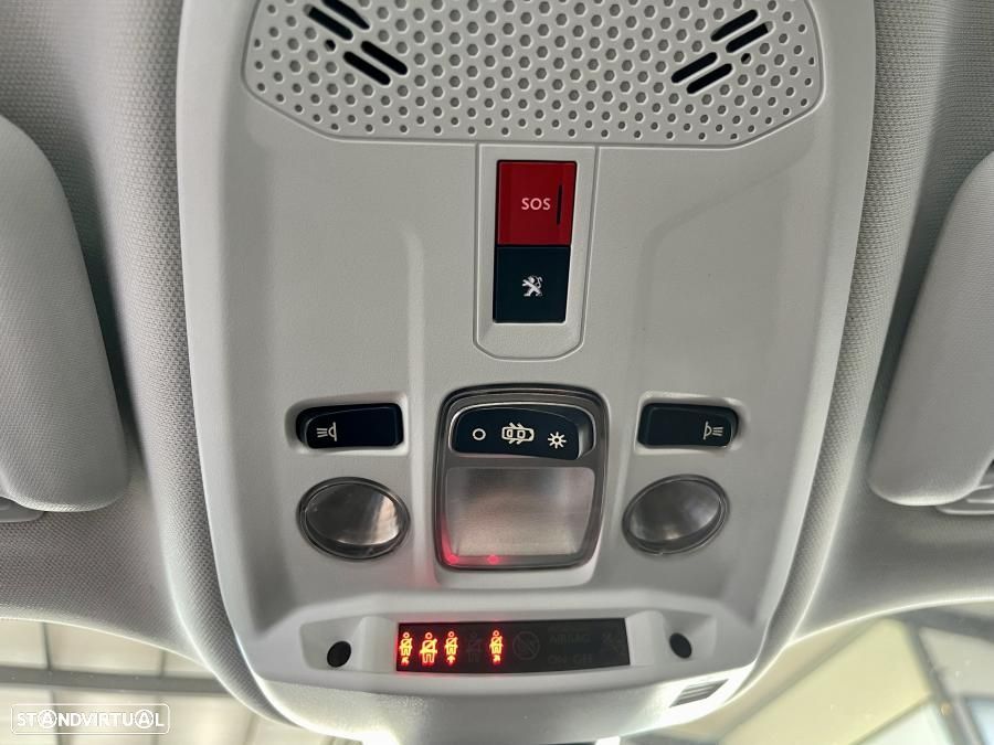 Peugeot 2008 1.2 PureTech Active Pack EAT8 - 24