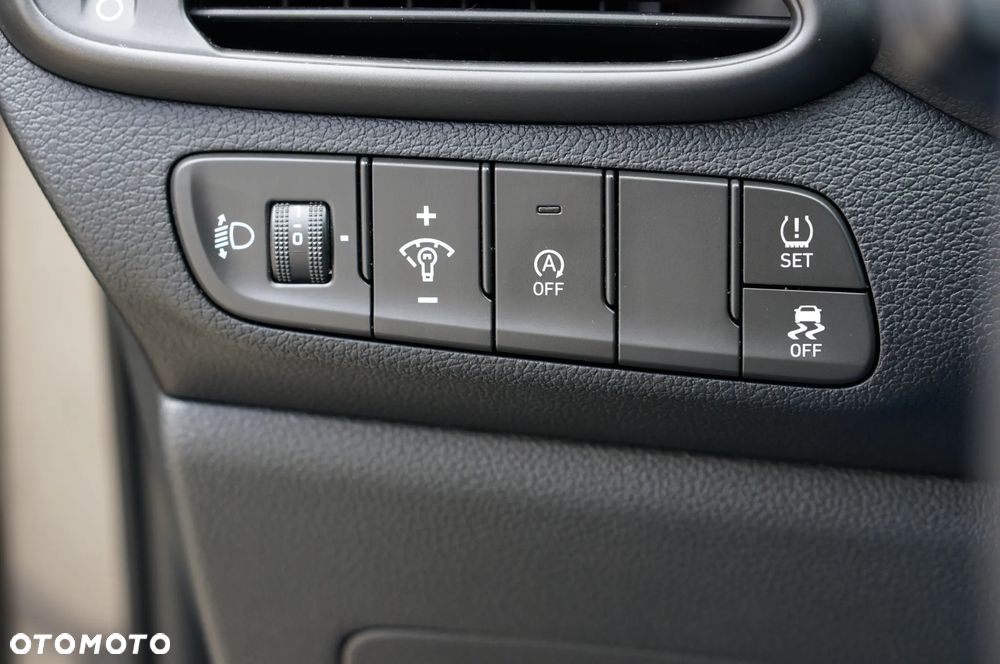 Hyundai i30 1.5 T-GDI 48V Comfort DCT - 17